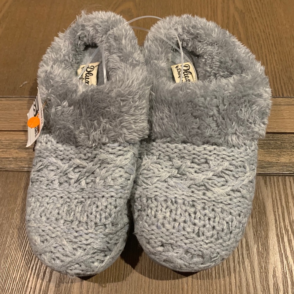 Slippers - Picture 2 of 5